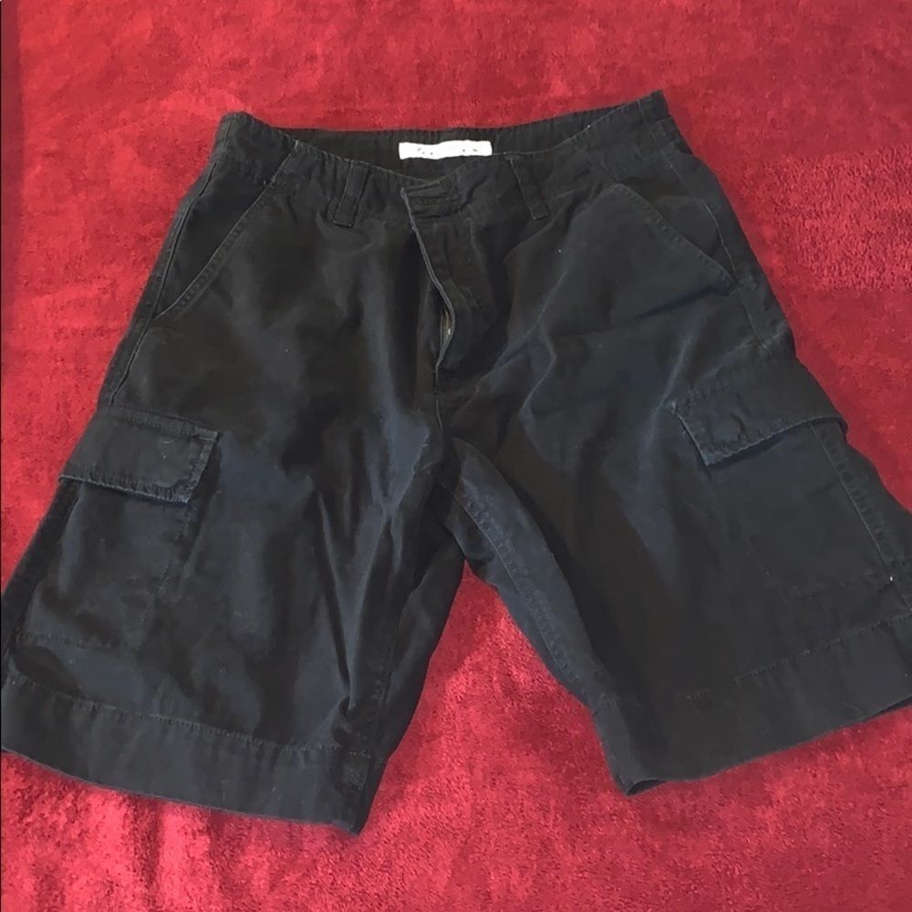 Kenneth Cole Cargo Shorts. Black